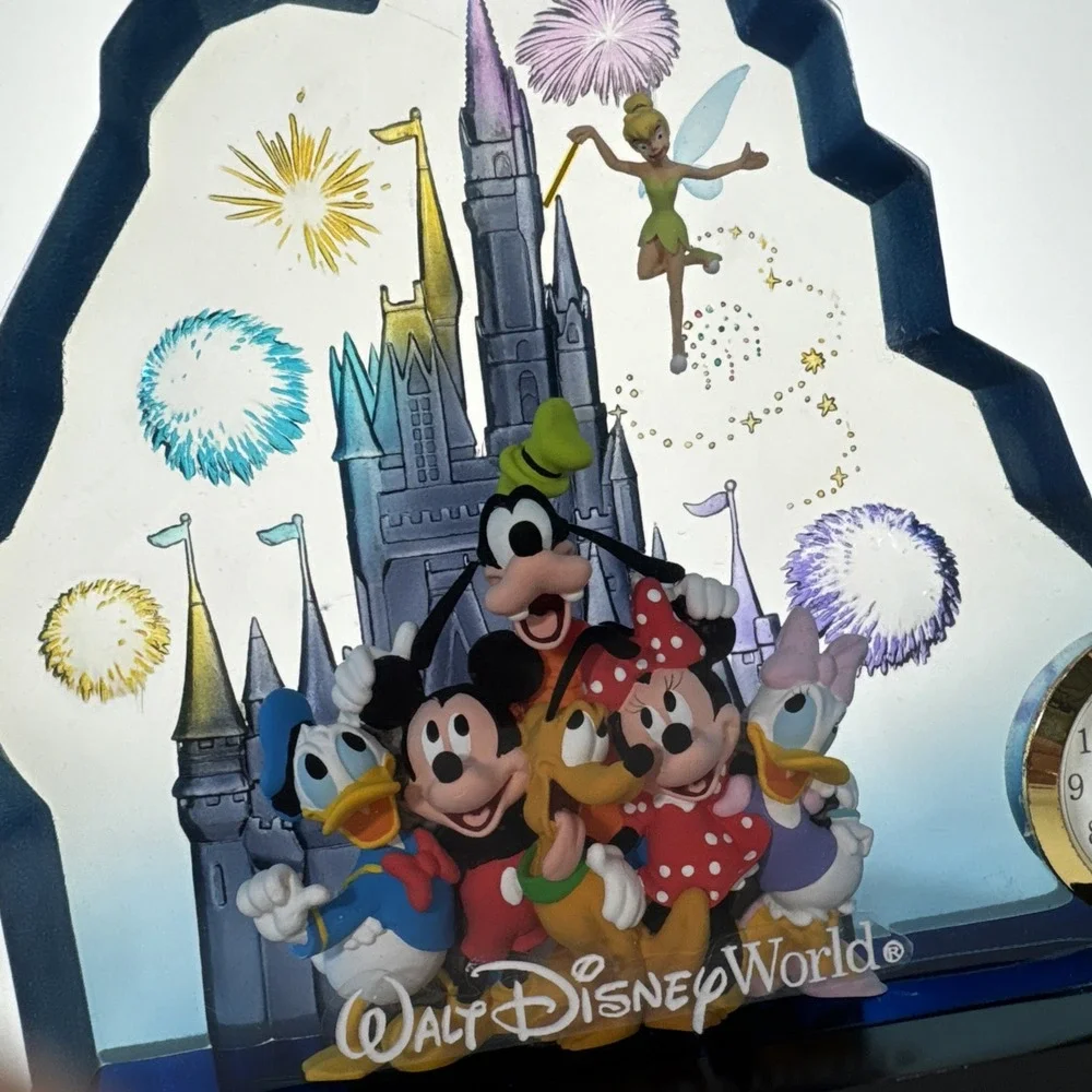 Vintage Walt Disney World Acrylic 3D Shelf Display Disney‎ Characters w/ Clock